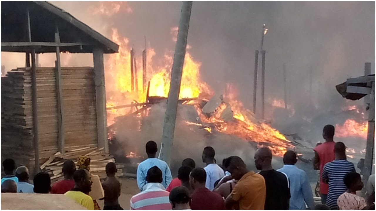 Fire guts Kaduna Varsity market, destroys shops 
