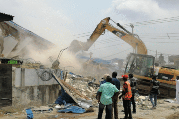 After 3 days notice, Lagos govt. demolishes shanties on Lekki coastal road