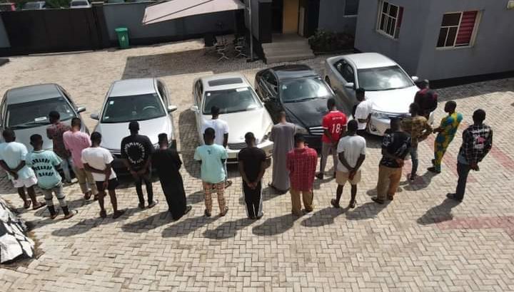 Internet Fraud: EFCC arrest 22 Nigerians in Oyo State