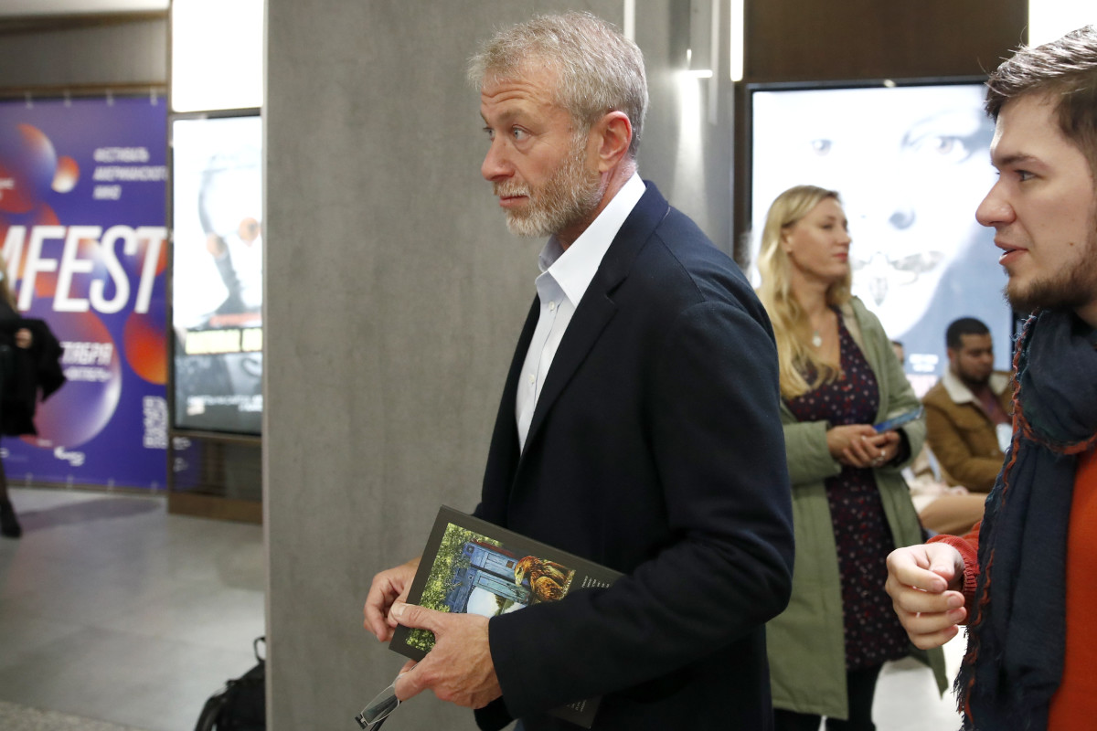 Finally, UK allows Chelsea FC's owner, Roman Abramovich, to visit London after 3 years